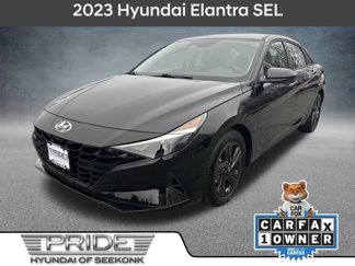 Used 2023 Hyundai Elantra SEL image 1