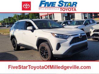 Used 2024 Toyota RAV4 XLE image 1