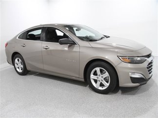 Used 2023 Chevrolet Malibu LS image 1
