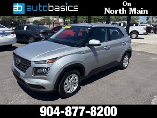 Used 2021 Hyundai Venue SE image 1