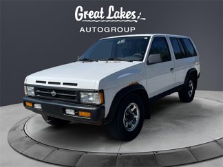 Used 1994 Nissan Pathfinder XE image 1