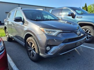 Used 2017 Toyota RAV4 XLE image 1