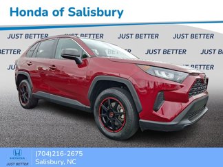Used 2021 Toyota RAV4 LE image 1