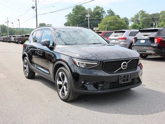 Used 2023 Volvo XC40 B5 Plus w/ Driver Assist Package image 1
