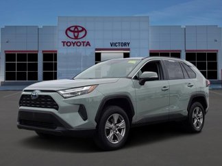 Used 2022 Toyota RAV4 XLE image 1
