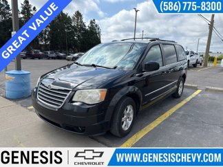 Used 2009 Chrysler Town & Country Touring image 1