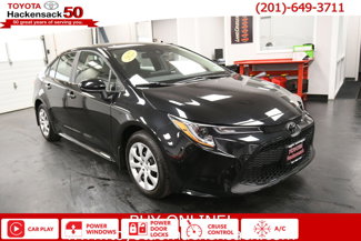 Certified 2022 Toyota Corolla LE image 1