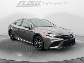 Used 2021 Toyota Camry SE image 1