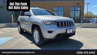 Used 2018 Jeep Grand Cherokee Laredo image 1