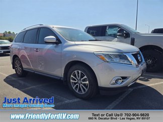 Used 2015 Nissan Pathfinder SV image 1
