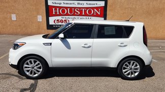 Used 2019 Kia Soul + image 1