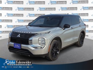 Used 2023 Mitsubishi Outlander SEL image 1