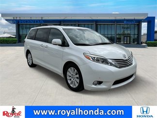 Used 2015 Toyota Sienna L image 1