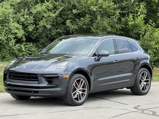 Certified 2022 Porsche Macan S image 1