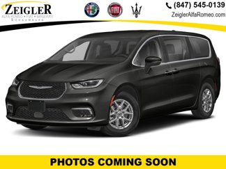 Used 2023 Chrysler Pacifica Touring-L image 1