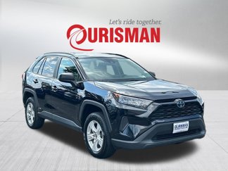 Used 2021 Toyota RAV4 LE image 1