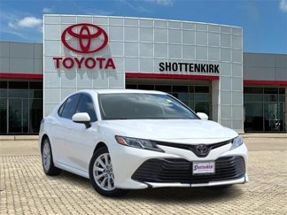 Used 2020 Toyota Camry LE image 1
