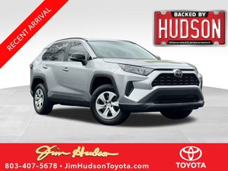Used 2021 Toyota RAV4 LE image 1