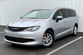Used 2023 Chrysler Voyager LX image 1