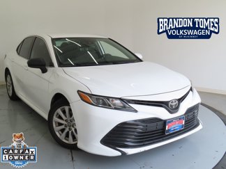 Used 2020 Toyota Camry LE image 1
