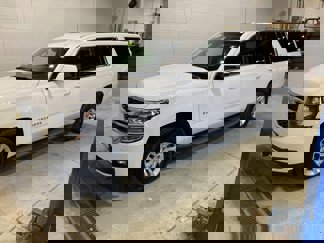 Used 2015 Chevrolet Suburban LT w/ Luxury Package image 1