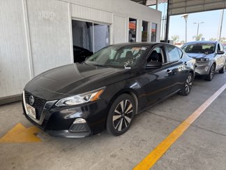 Used 2021 Nissan Altima 2.5 SV image 1