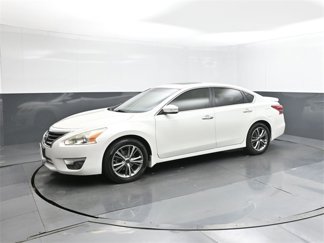 Used 2013 Nissan Altima 2.5 SV image 1