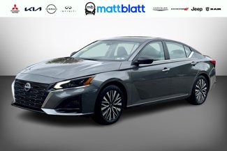 Used 2024 Nissan Altima 2.5 SV image 1