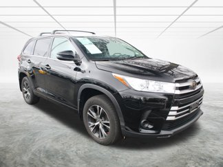 Used 2018 Toyota Highlander LE image 1