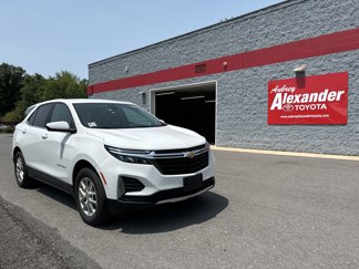 Used 2023 Chevrolet Equinox LT image 1