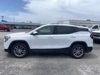Used 2023 GMC Terrain SLT image 1