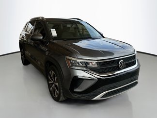 Used 2022 Volkswagen Taos SE image 1