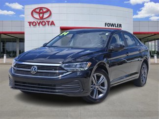 Used 2024 Volkswagen Jetta SE image 1