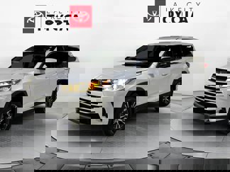Used 2019 Toyota Highlander LE image 1