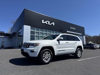 Used 2018 Jeep Grand Cherokee Laredo image 1