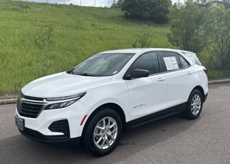 Used 2022 Chevrolet Equinox LS w/ LS Convenience Package image 1