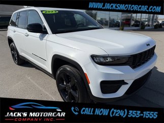 Used 2023 Jeep Grand Cherokee Altitude image 1