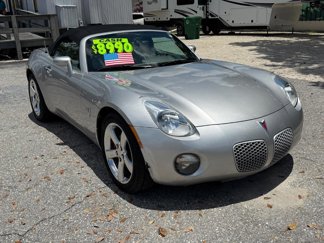 Used 2006 Pontiac Solstice Convertible w/ Premium Package image 1