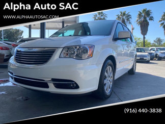 Used 2016 Chrysler Town & Country Touring image 1