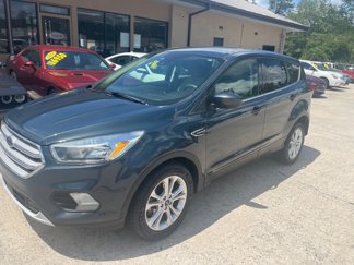 Used 2019 Ford Escape SE image 1