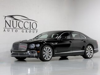 Used 2023 Bentley Flying Spur V8 image 1