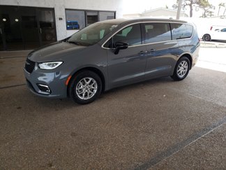 New 2025 Chrysler Pacifica Select image 1