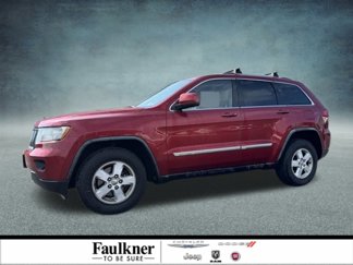 Used 2011 Jeep Grand Cherokee Laredo image 1