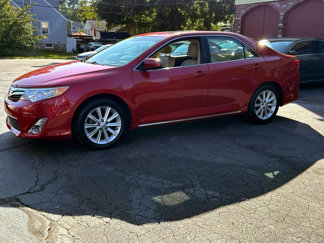 Used 2013 Toyota Camry XLE image 1