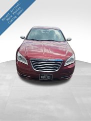 Used 2013 Chrysler 200 Limited image 1