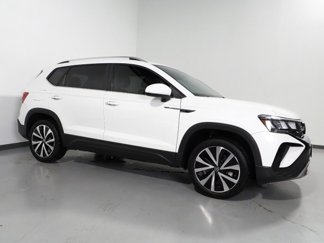 Used 2023 Volkswagen Taos SE image 1