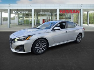 Certified 2023 Nissan Altima 2.5 SV image 1