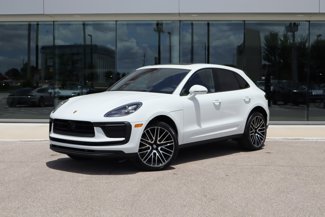 Certified 2024 Porsche Macan image 1