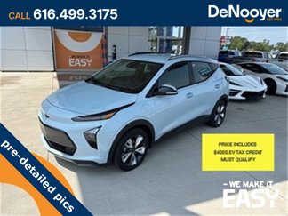 Certified 2023 Chevrolet Bolt EUV LT w/ Convenience Package image 1