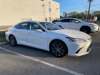 Used 2023 Lexus ES 250 w/ Premium Package image 1